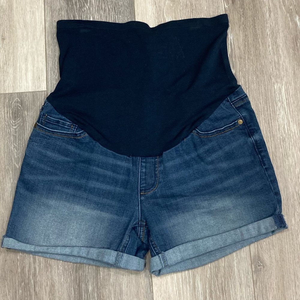 Time and Tru Maternity Shorts S
